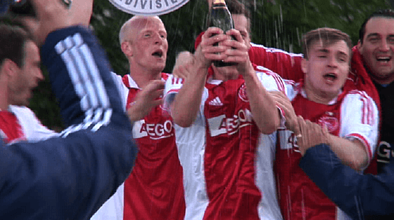 Van der Molen viert de titel met Ajax in 2012