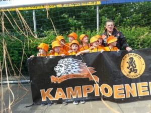 De F10 van Sparta Nijkerk is zaterdag 3 mei kampioen geworden na de met 4-1 gewonnen wedstrijd tegen VVOP