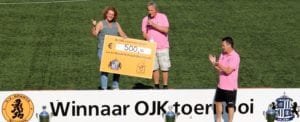 IMG_2839 uitreiken cheque