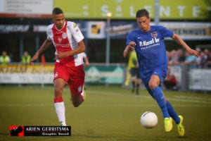 Links op de foto  Janic Makizodila tijdens de SalenteinCup tegen De Treffers