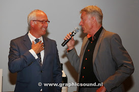 Burgemeester Gerard Renkema van Nijkerk (links op de foto) in gesprek met Nico Fiegen tijdens de loting van De SalenteinCup