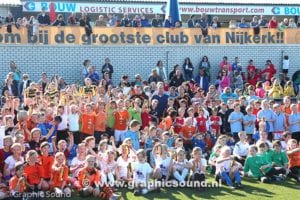 De poulewinnaars op de foto samen met Ronald de Boer, Fred Grim, Stefan Fredriksen en Rick Knoop. 