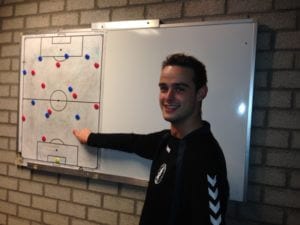 Yannick Rombouts trainer van de o16/B2 in het seizoen 2014-2015