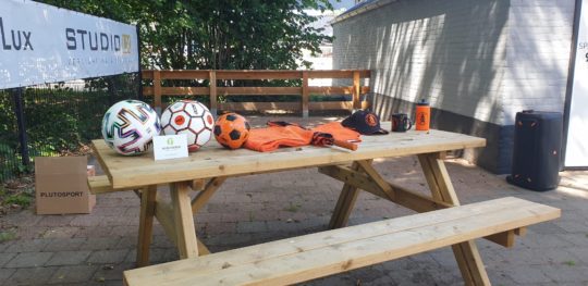 De winnaars van de EK-voetbalpool v.v. Sparta Nijkerk